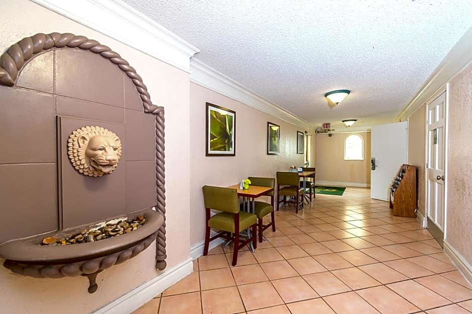 La Quinta Inn & Suites by Wyndham Clute Lake Jackson