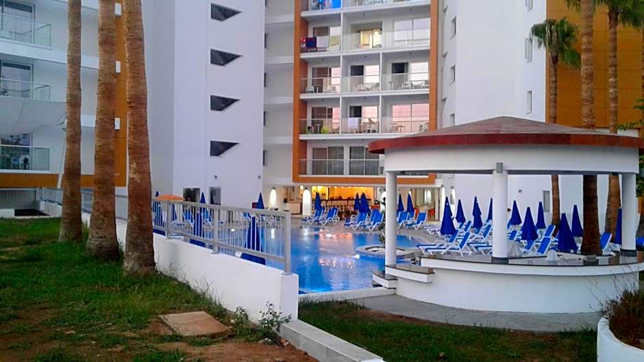 Captain Pier Hotel
