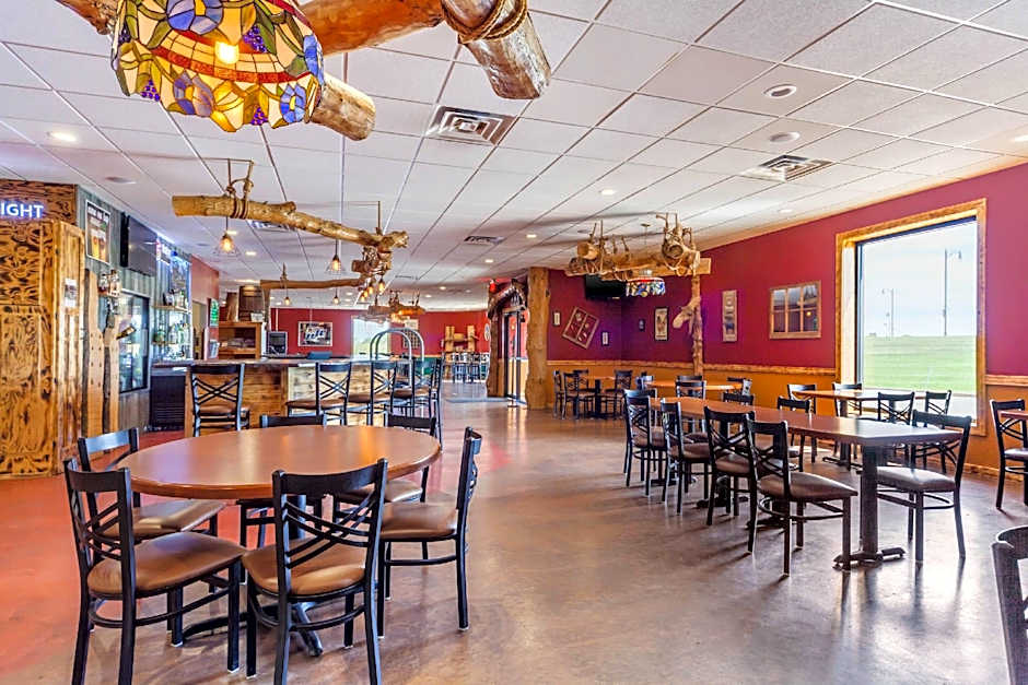 Econo Lodge Inn & Suites Brookings