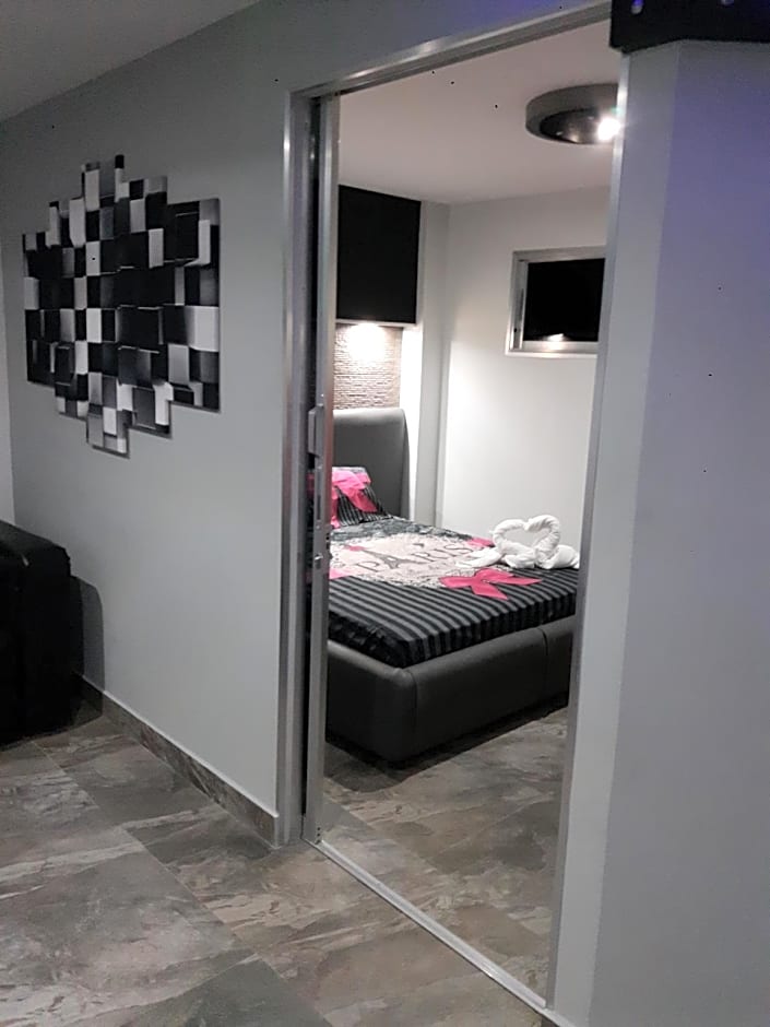 Micky Santoro- Apartments