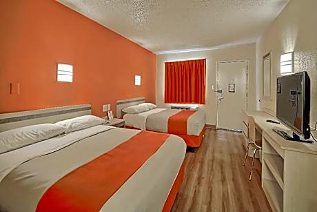 2 FULL BEDS | MOBILITY ACCESSIBLE TUB NSMK
