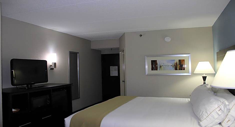 Holiday Inn Express Forsyth By IHG
