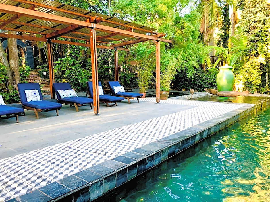 Shangri-La Country Hotel & Spa