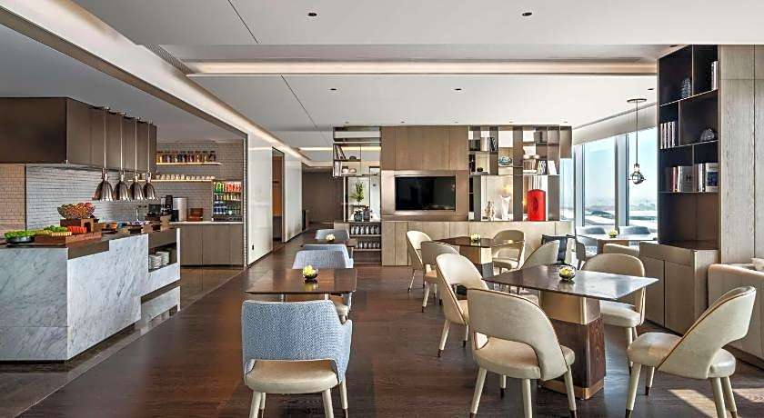 Hilton Shenzhen World Exhibition & Convention Center （Qianhai Snow World）