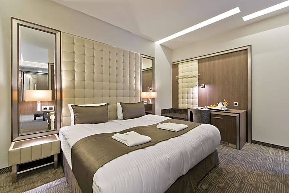 Congress Avenue Hotel