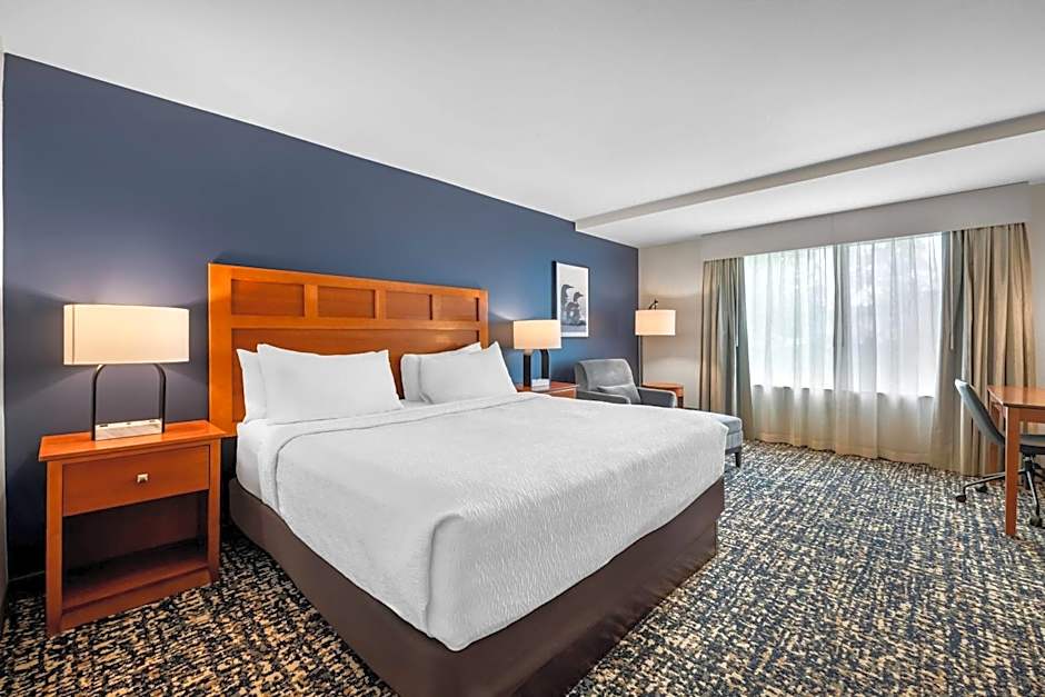 Wyndham Bloomington - Mall of America