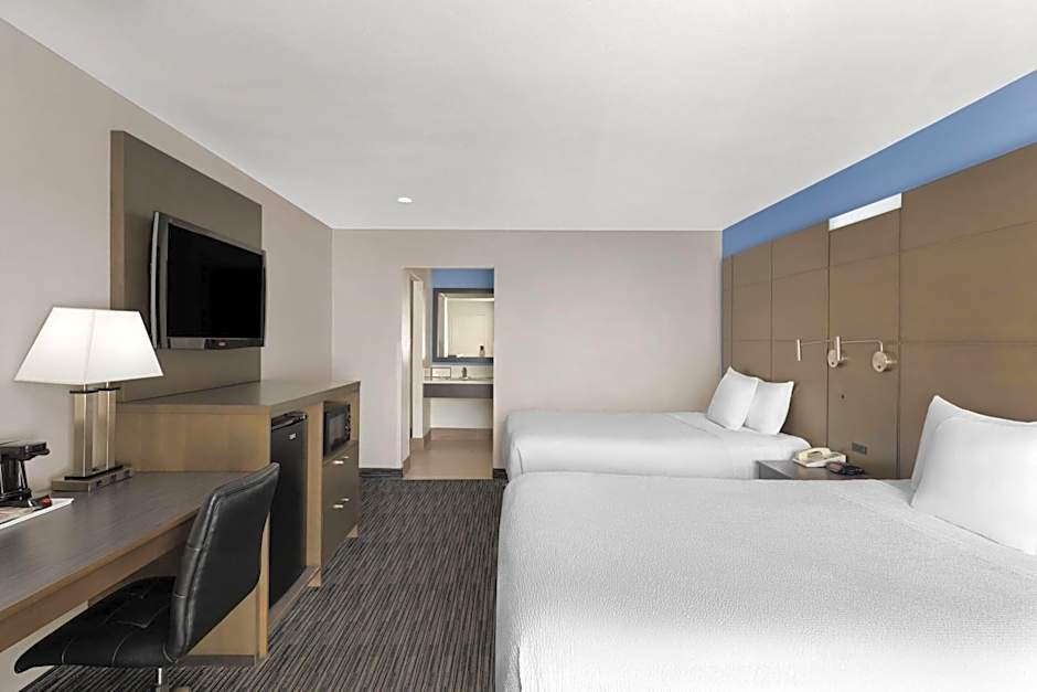 Travelodge Inn & Suites by Wyndham Anaheim on Disneyland Dr