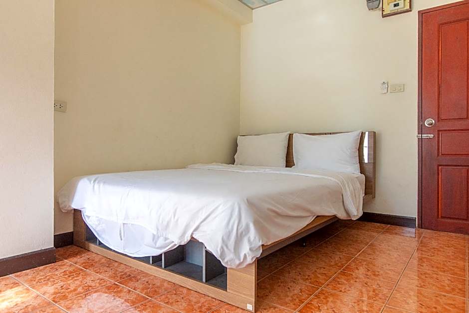 Soi 5 Apartment