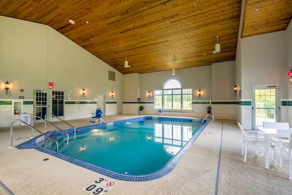 Country Inn & Suites by Radisson, Fond du Lac, WI