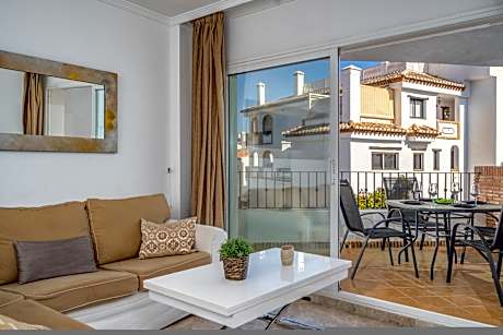 Calahonda park apartment with pool by Costarentals - Ref 91