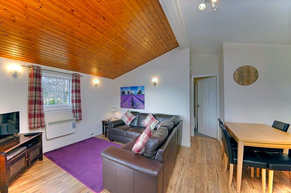 Appin Holiday Homes -Caravans, Lodges, Shepherds Hut and Train Carriage stays