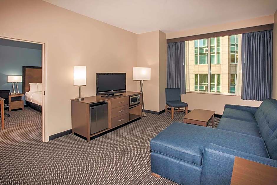 La Quinta Inn & Suites by Wyndham Chicago Downtown