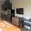 Days Inn & Suites by Wyndham La Porte