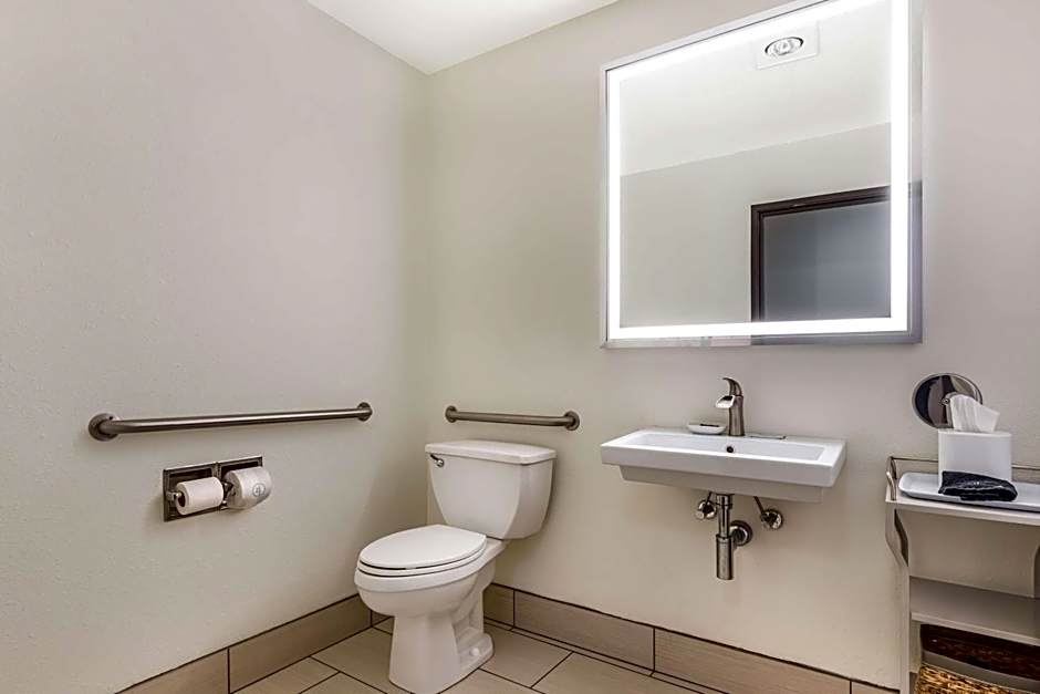 Best Western Plus University Park Inn & Suites