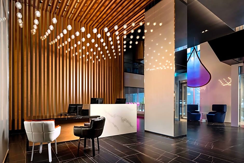 Humaniti Hotel Montreal, Autograph Collection