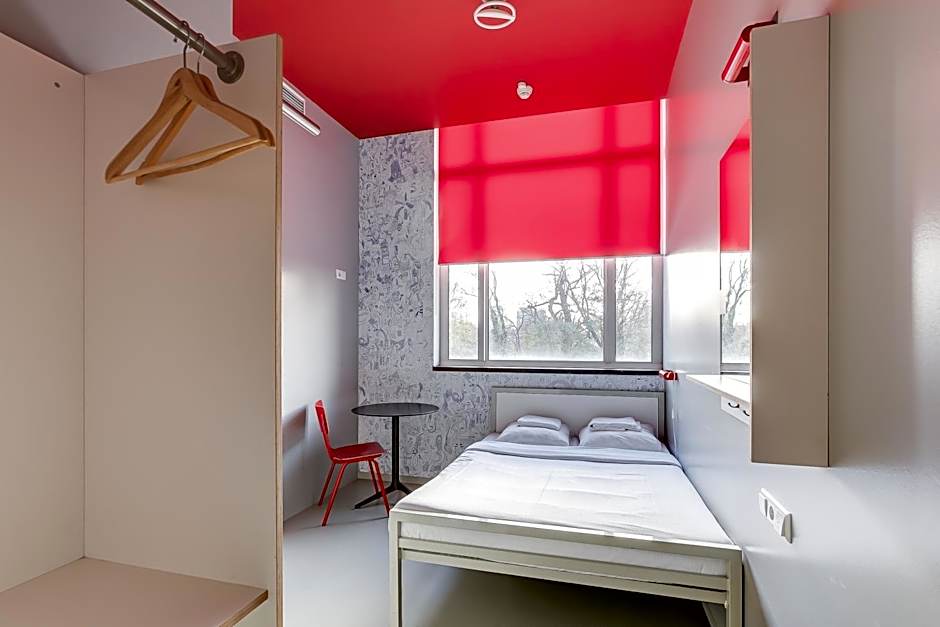 ClinkNOORD Hostel