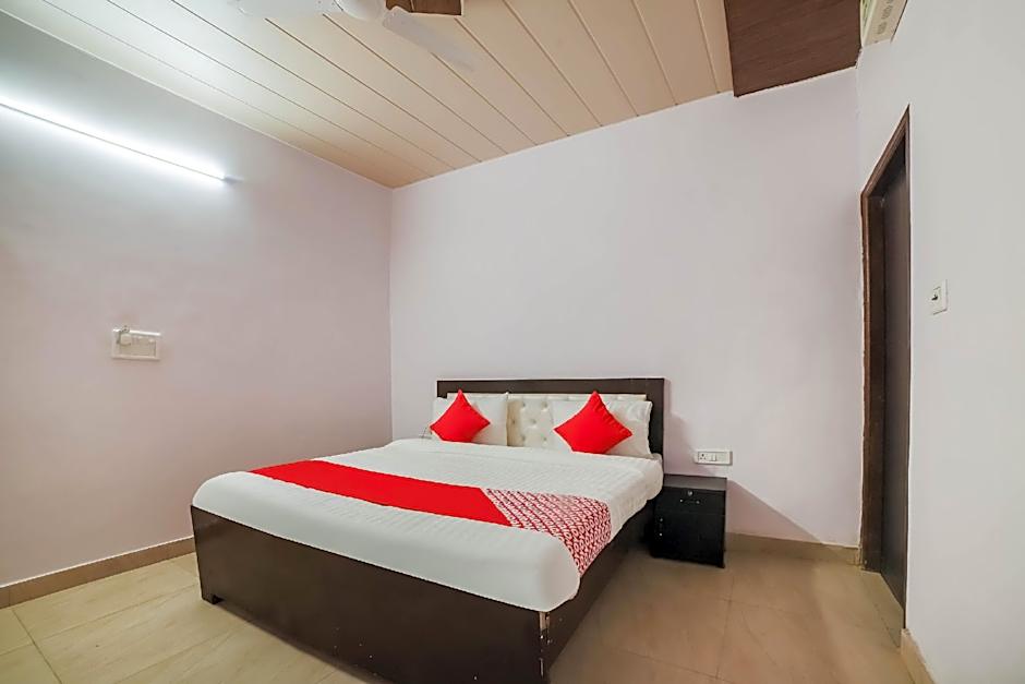 OYO 70893 KL Khari Inn