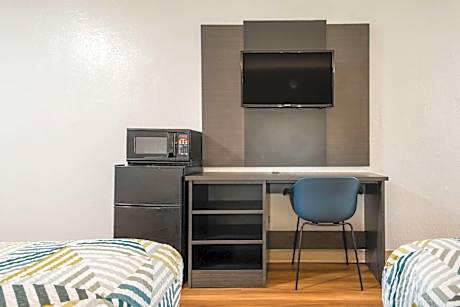 Deluxe Queen Room with Two Queen Beds