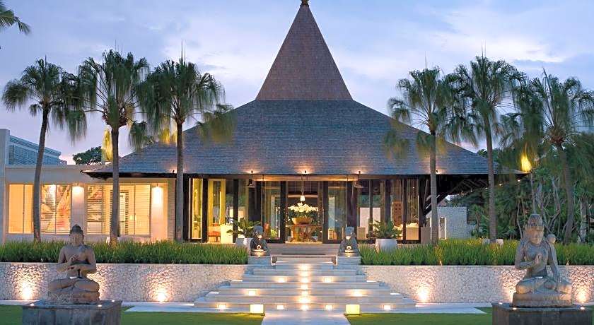 The Royal Santrian Luxury Beach Villas