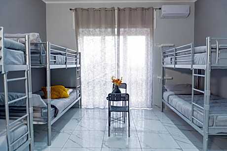 Bed in 6-Bed Mixed Dormitory Room