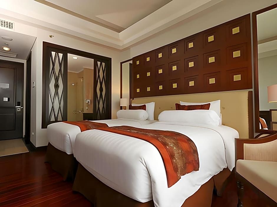 The Sunan Hotel Solo