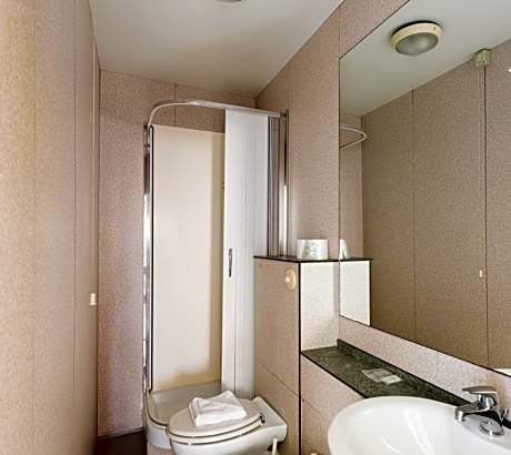 Basic Triple Room