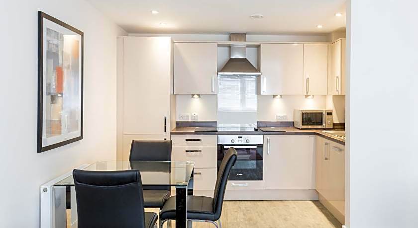 HOF Apartments Central Gate - Newbury