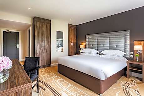 Valley View Superior Room