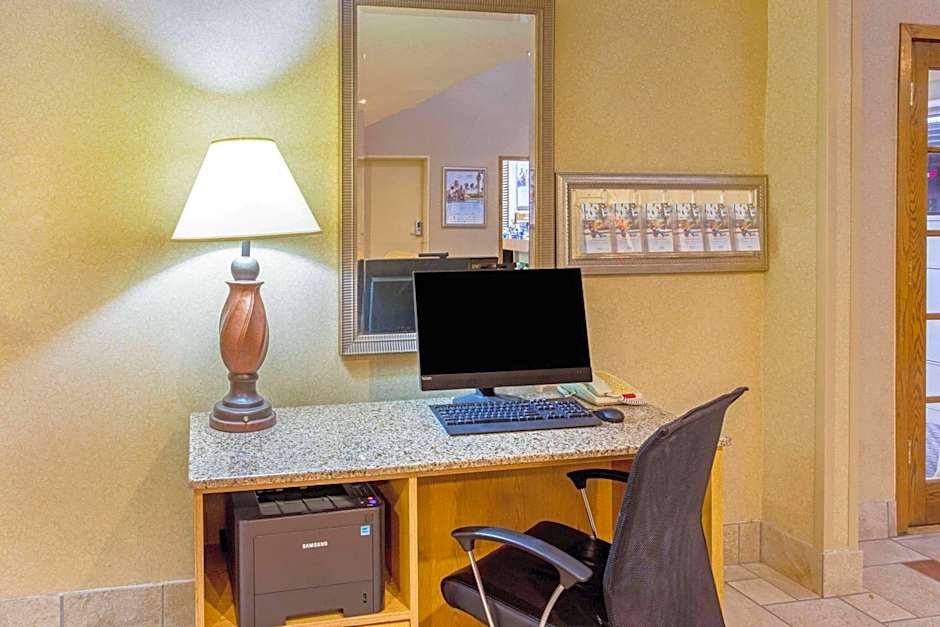 La Quinta Inn & Suites by Wyndham Appleton-College Avenue