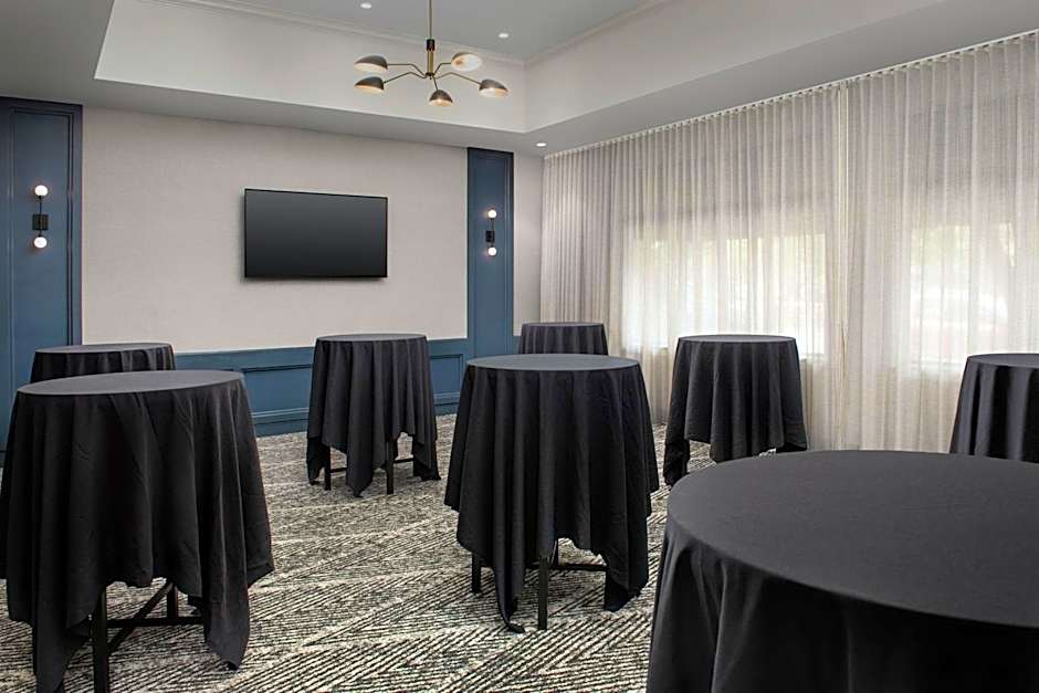Courtyard by Marriott Savannah Downtown/Historic District