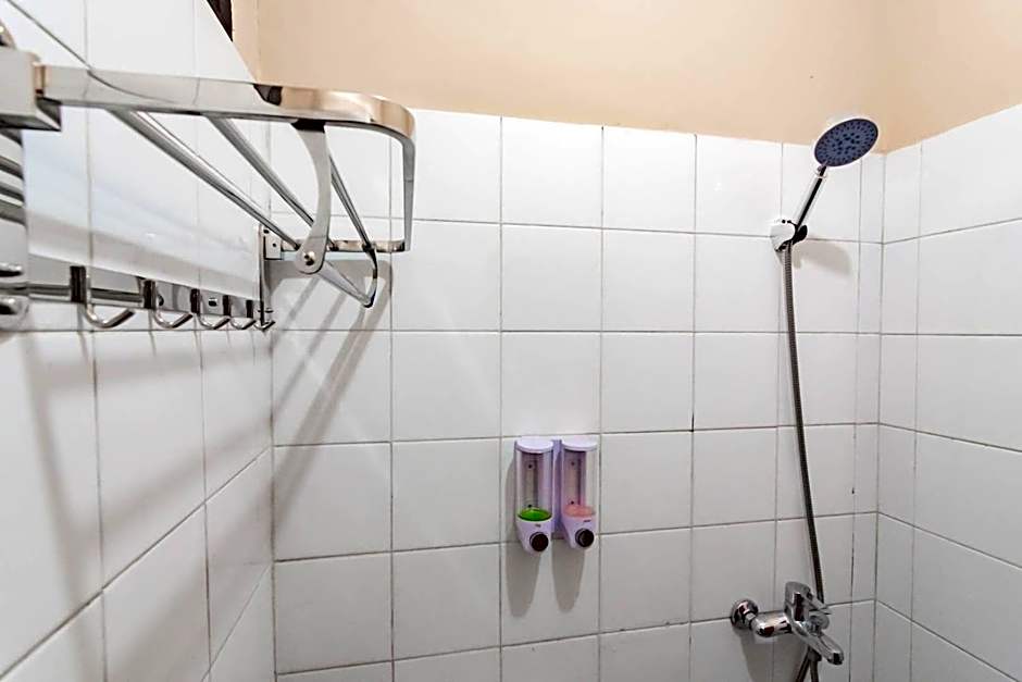 Shofy Guest House Mitra RedDoorz