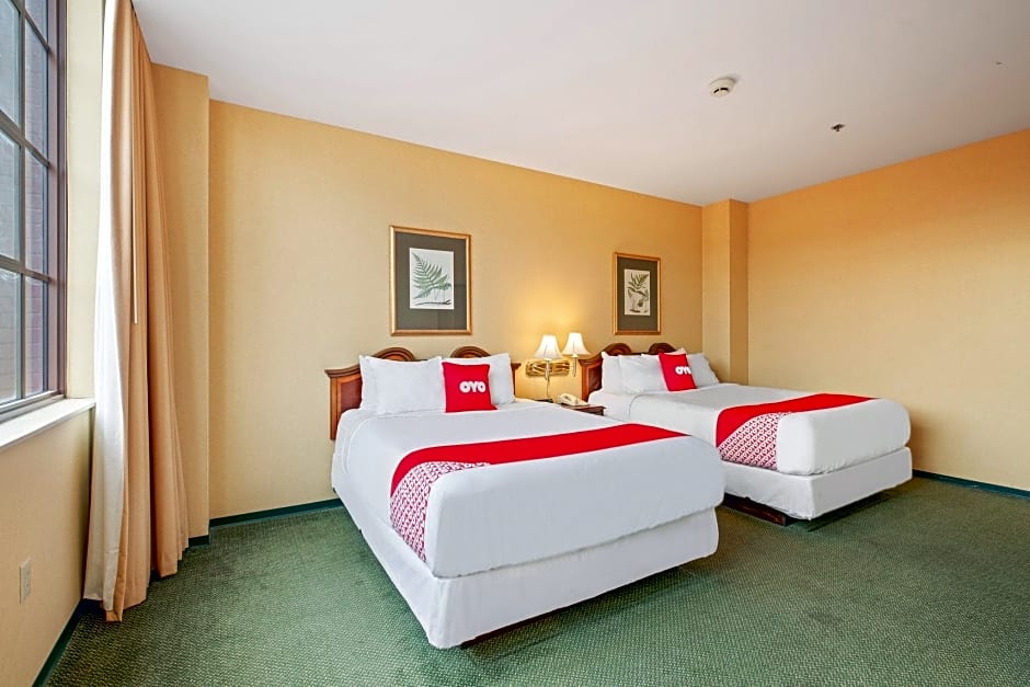 OYO Hotel St Louis Downtown City Center MO