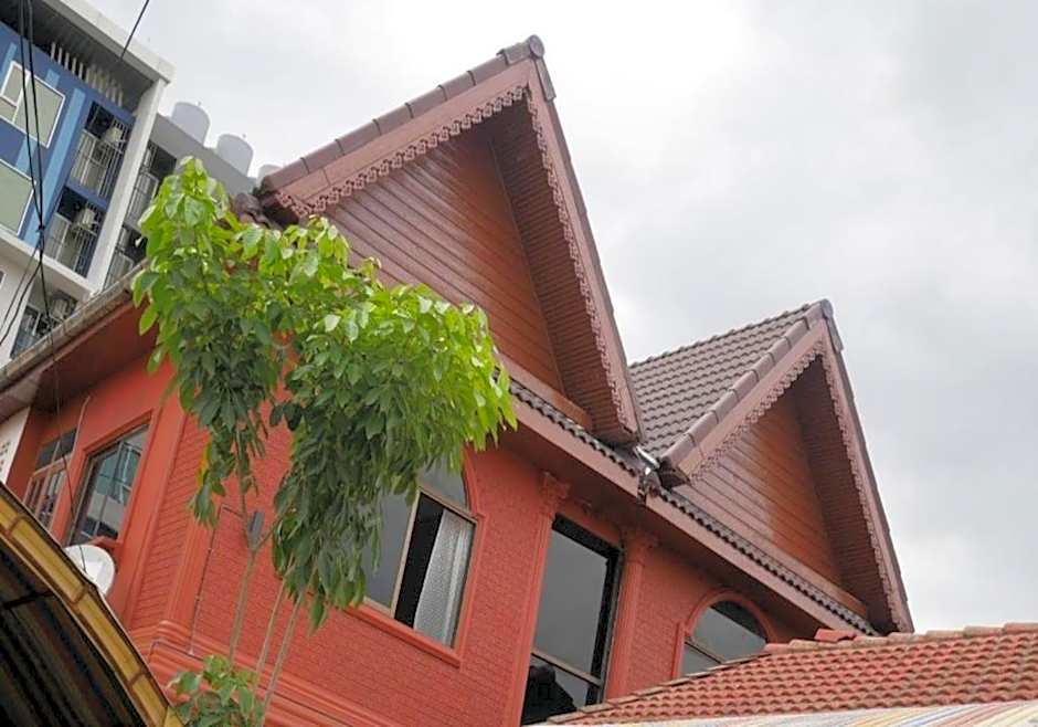airport house