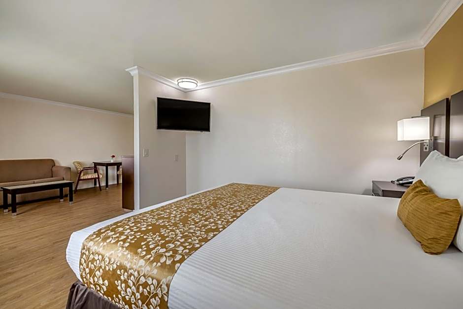 Best Western Plus South Bay Hotel