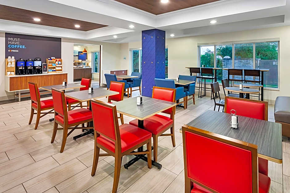 Holiday Inn Express Hotel & Suites Chicago South Lansing By IHG