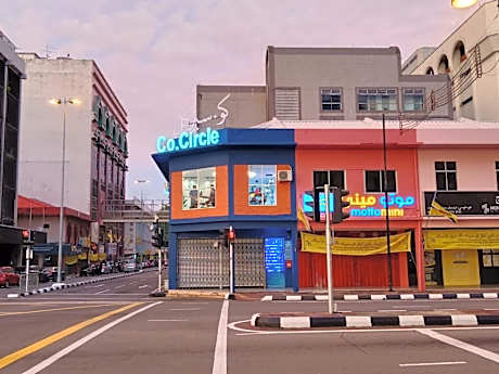 Co.Living Hostel Bandar 