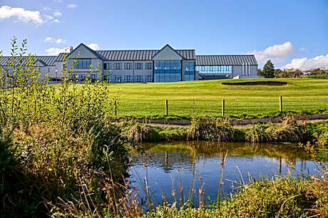 Comis Hotel & Golf Resort