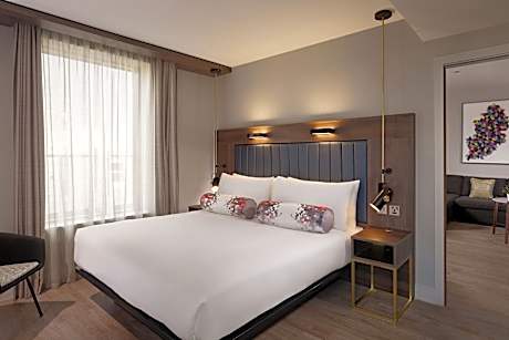 Savvy, 1 Bedroom Suite, 1 King