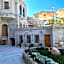 Sarnich Cave Suites