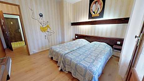 Twin Room with Private Bathroom