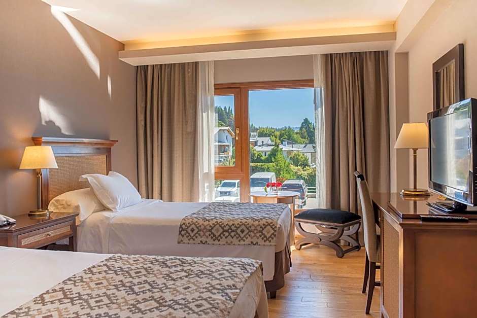 Cacique Inacayal Lake Hotel & Spa