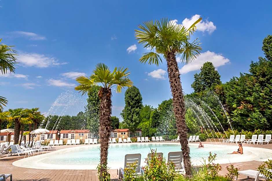 hu Venezia Camping in Town