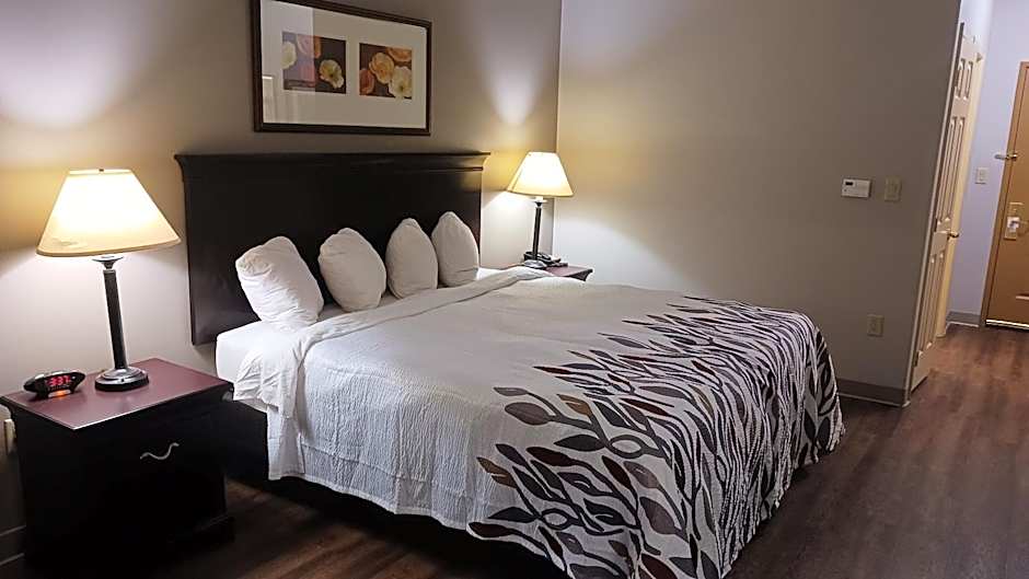 Red Roof Inn & Suites Midland