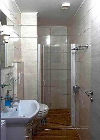 Twin Room with Bathroom