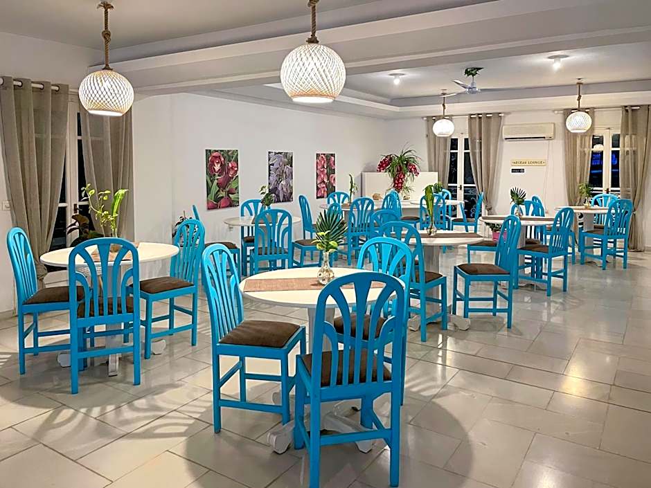 Stratos Hotel