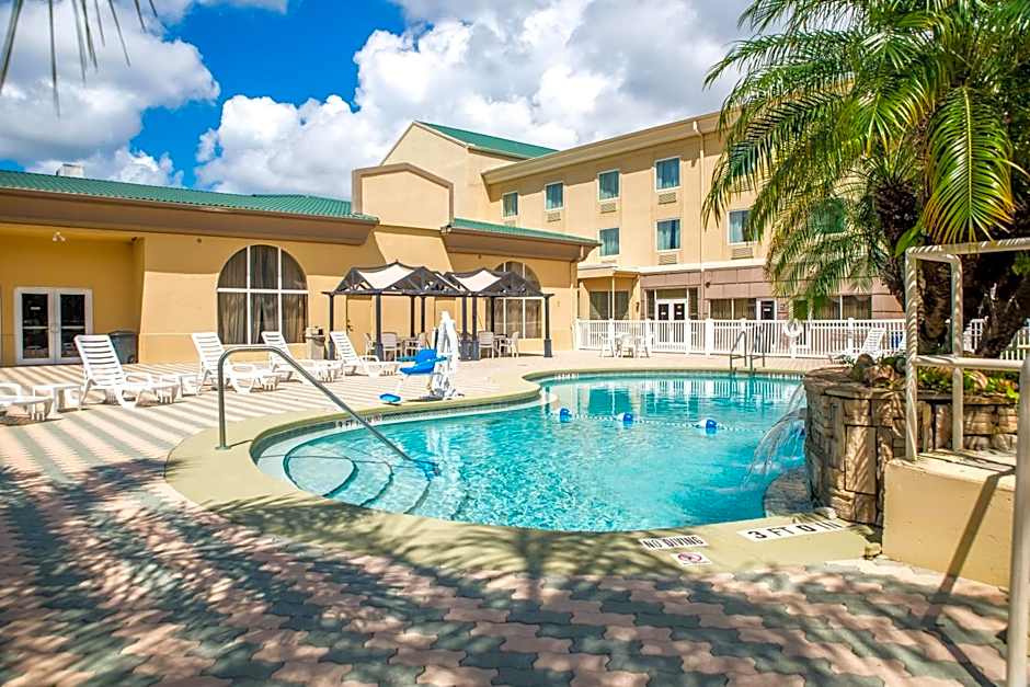 Holiday Inn Express & Suites Cocoa by IHG