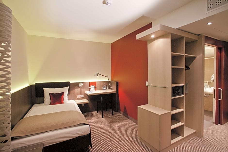 Photo 1 of 1 of 1 Double Bed