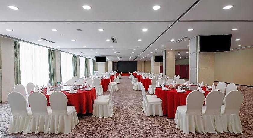 Holiday Inn Wuhan Riverside By IHG