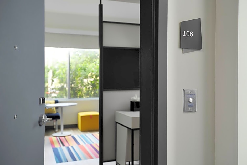 Aloft Orlando Lake Buena Vista