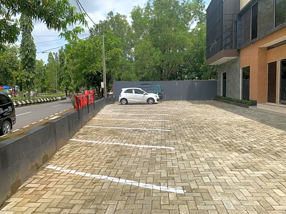 RedDoorz near Alun Alun Purbalingga